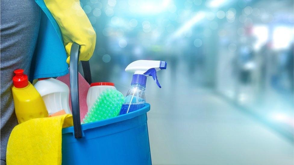 Sanitizantes: quais são os principais tipos e como funcionam? - Maxmaq